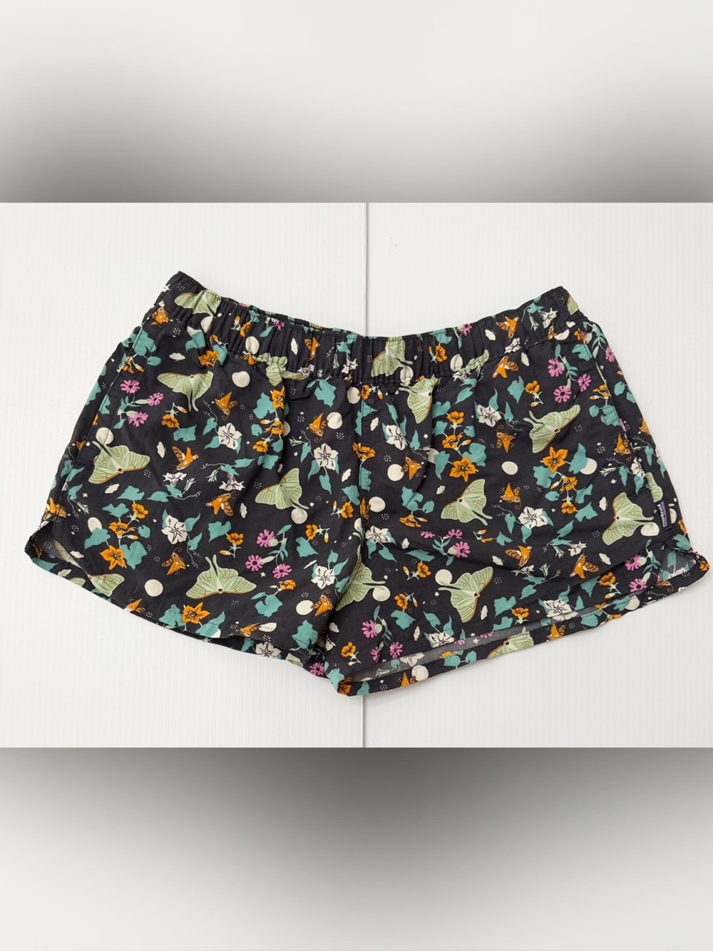 Patagonia - Women's Barely Baggies Shorts - 2½" - M